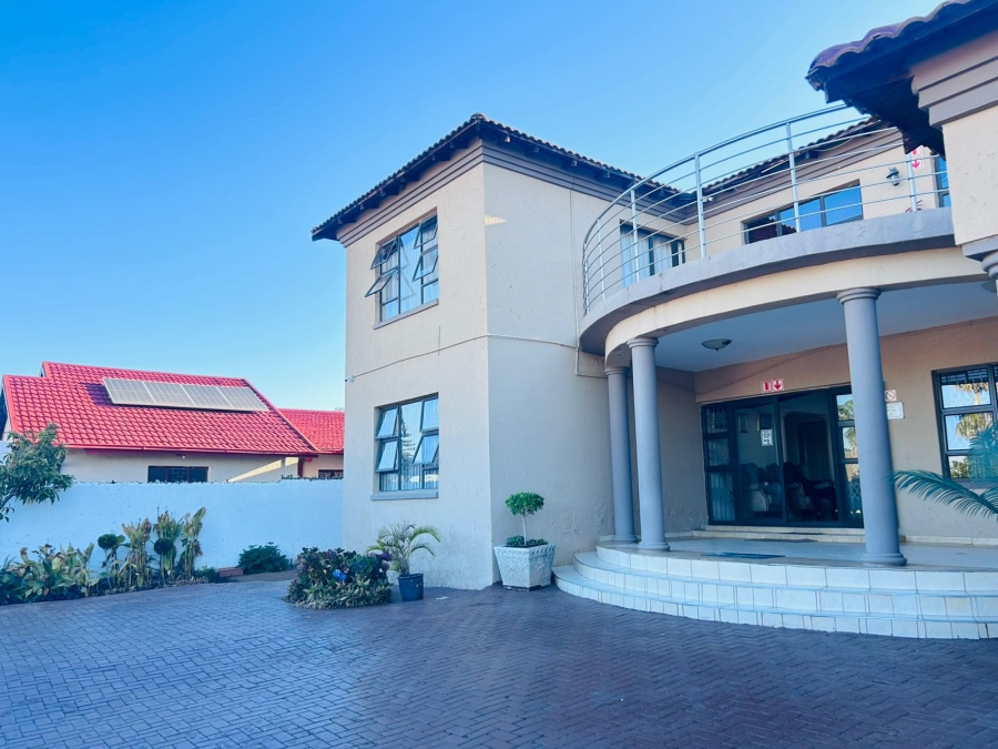 11 Bedroom Property for Sale in Mogwase North West